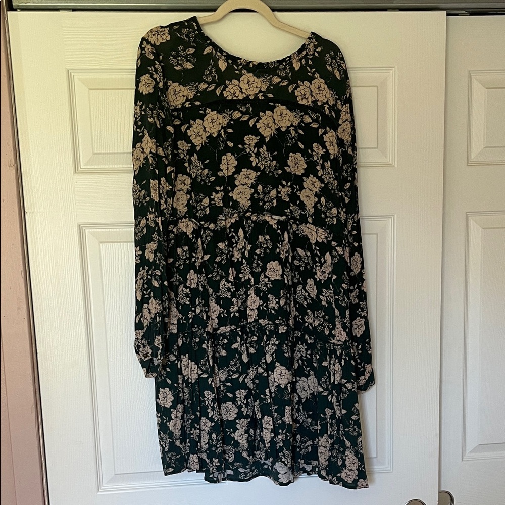 Knox Rose Dark Green and Cream Floral Long Sleeve Mini Dress